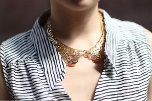 Metal collar necklace