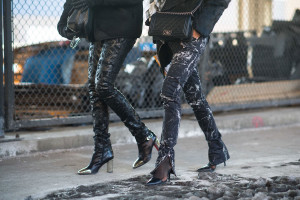 la-modella-mafia-Fall-2014-fashion-week-street-style-inspiration-printed-jeans-and-Chanel