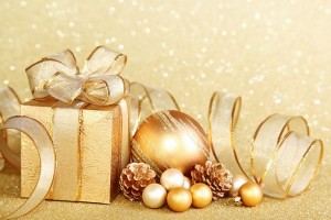 Golden_christmas_baubles_and_presents_004008
