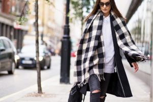 street-style-blanket-scarf-glamazons-blog-4